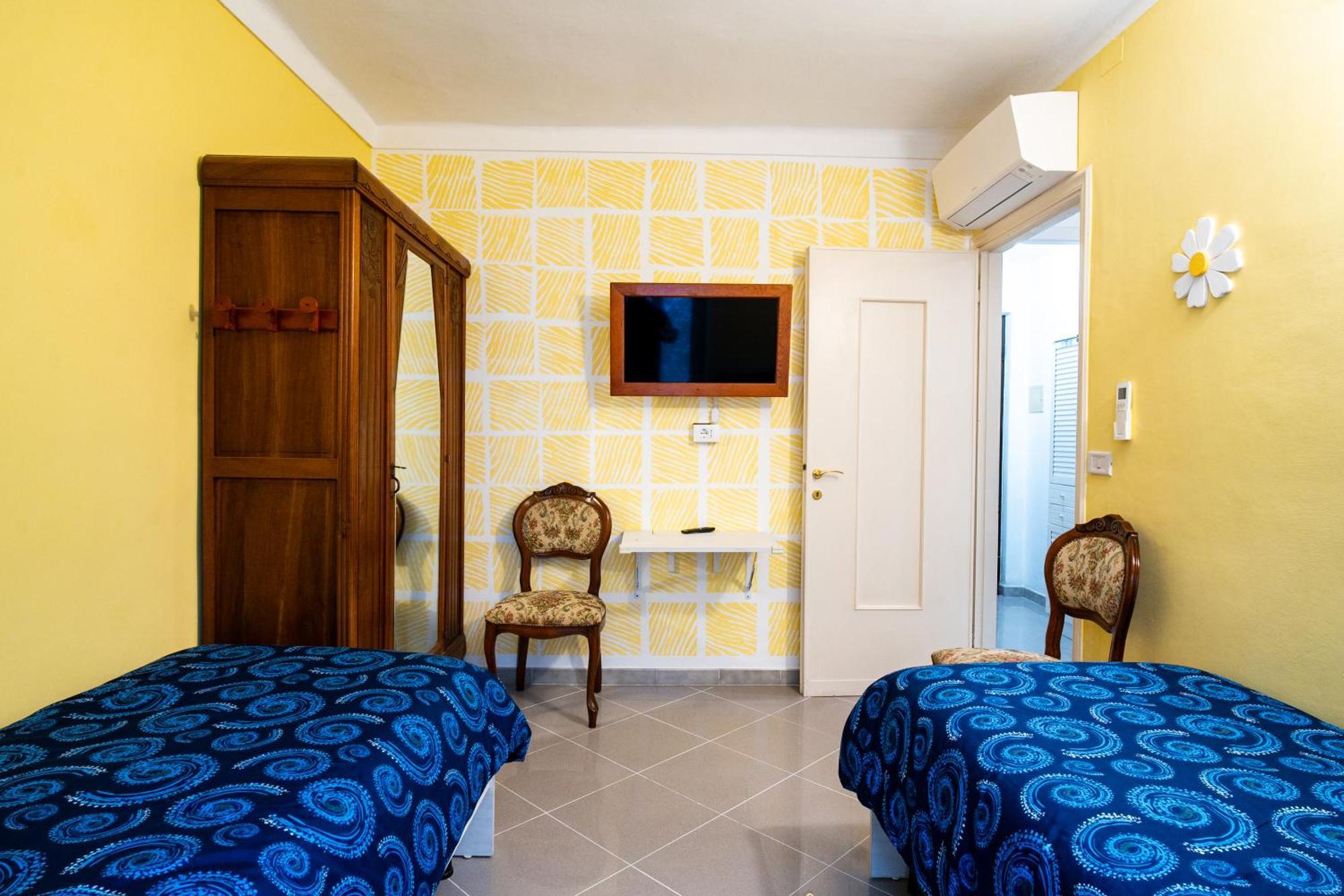 Casa Stefi Sunremo - Parcheggio Privato, 500 Mt Dalla Spiaggia Санремо Экстерьер фото