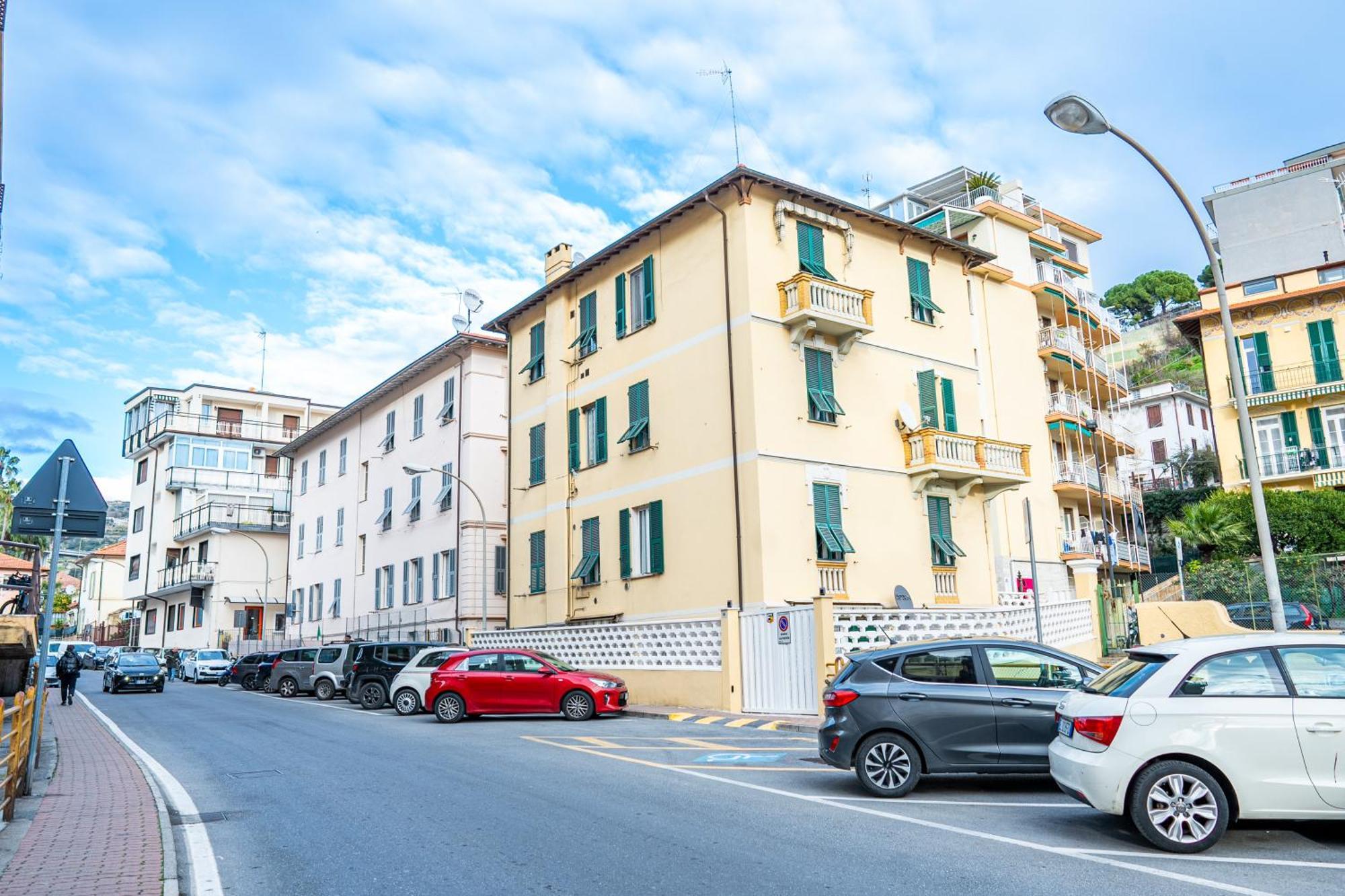 Casa Stefi Sunremo - Parcheggio Privato, 500 Mt Dalla Spiaggia Санремо Экстерьер фото